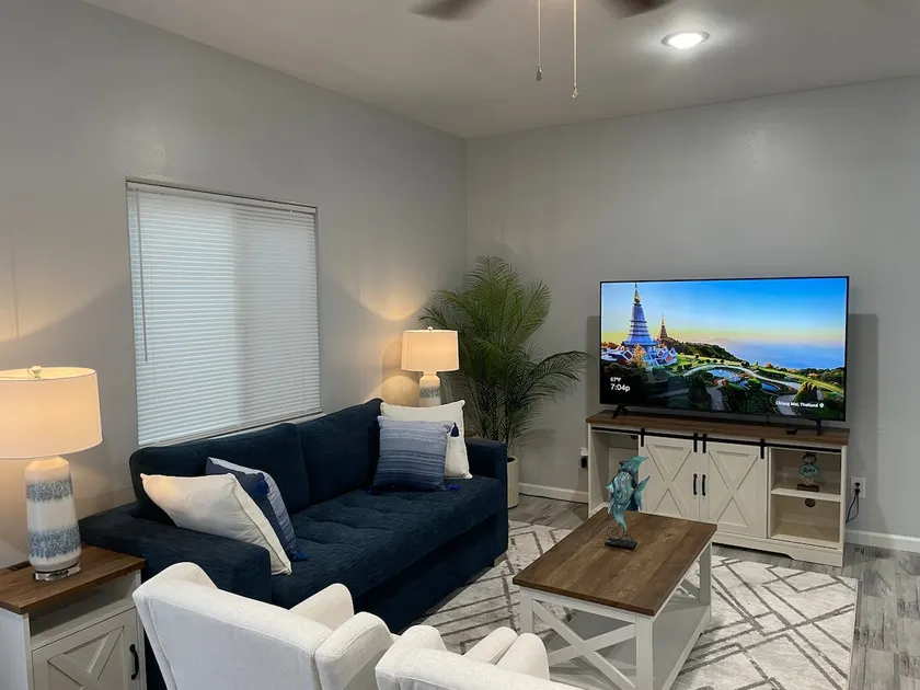 Modern Guest House, 20 Min. Pismo Beach & Wineries - Image 1