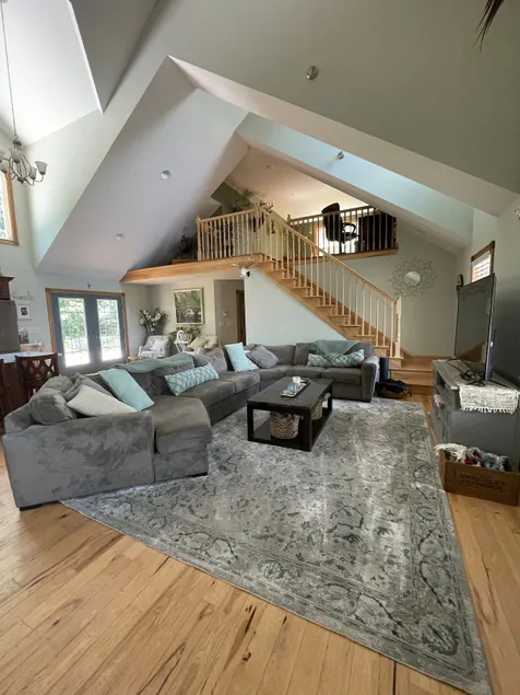 Spacious Private Home with Hot Tub WeAREPennState - Image 1