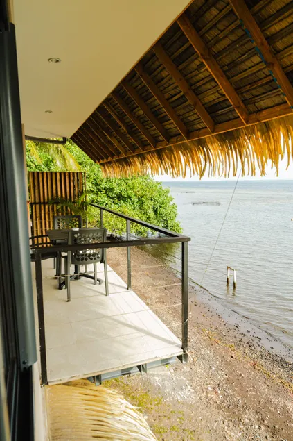 1-bedroom studio with balcony and sea view - Image 1