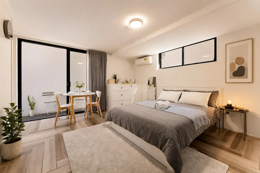 SN9 Modern Studio • Easy City Access |Winter Offer - Image 1