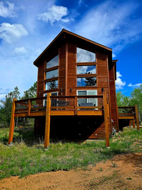 Serenity Lodge - Private/3 Decks/Firepit/Views! - Image 1