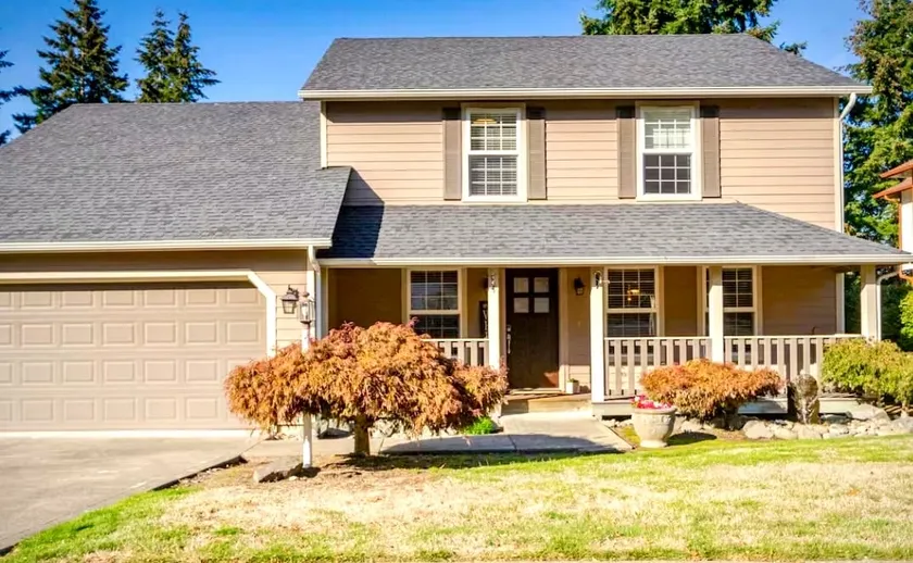 Spacious 4BR Home w/Fenced Yard & Covered Patio - Image 1