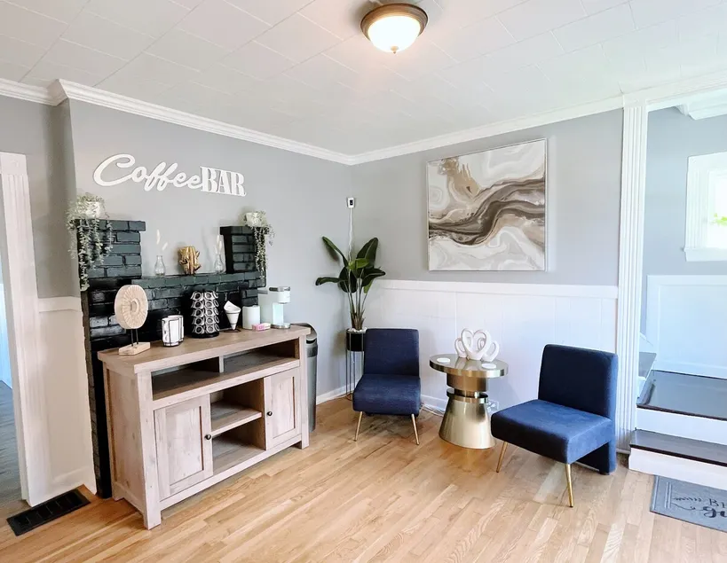 Spacious & centric home w/4 bed/2 baths/coffee/TVs - Image 1