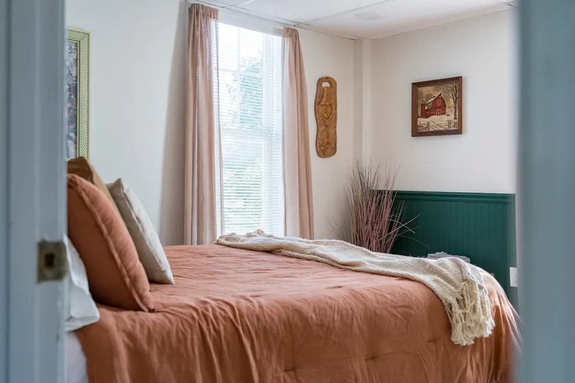 Riverside Retreat - Image 1