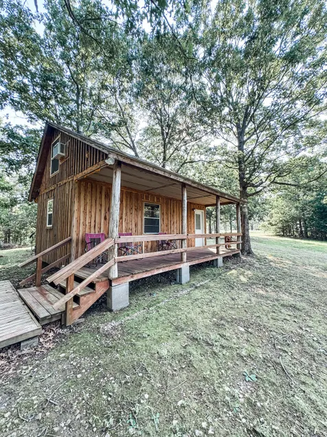 Gilbert Cabin #2 near Buffalo River - Image 1