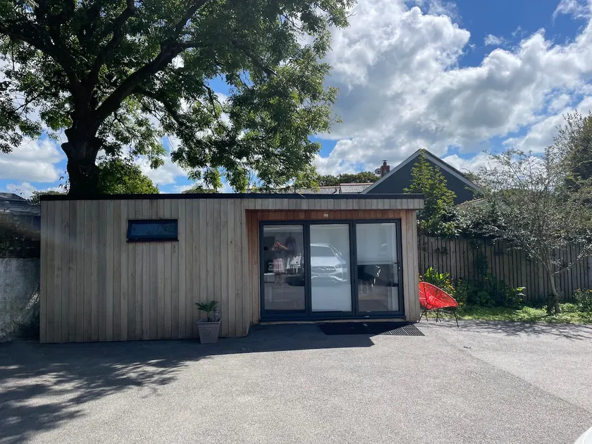 Modern cabin in popular Cornish moorland village - Image 1