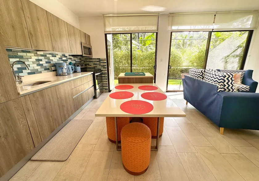 Modern 2BR Apartment in Jaco Near Beach & Mountain - Image 1
