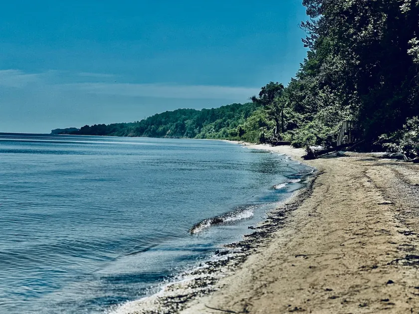 Chesapeake Bay beach community - Image 1