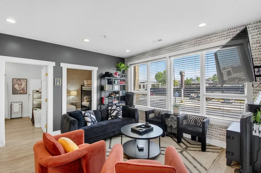 Group-Friendly 4BR Home, Sleeps 13 with King Beds - Image 1