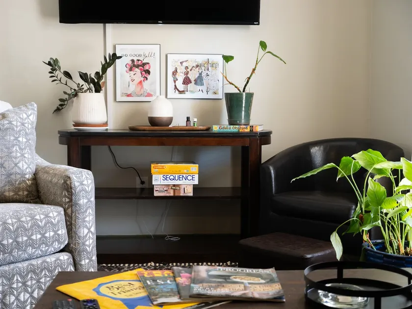 ”Hey, Y'ALL” 1 BR Upstairs Condo, Homey! Comfy! - Image 1