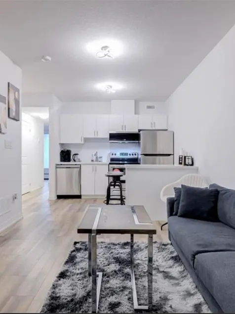 Private Townhouse Apartment Unit-Niagara Falls - Image 1
