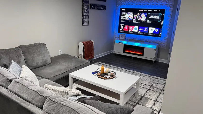 Cozy basement apartment with private entrance - Image 1