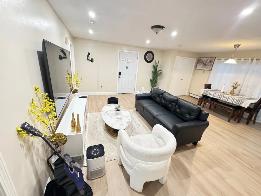 Lancashire suites - Modern Comfort - Image 1