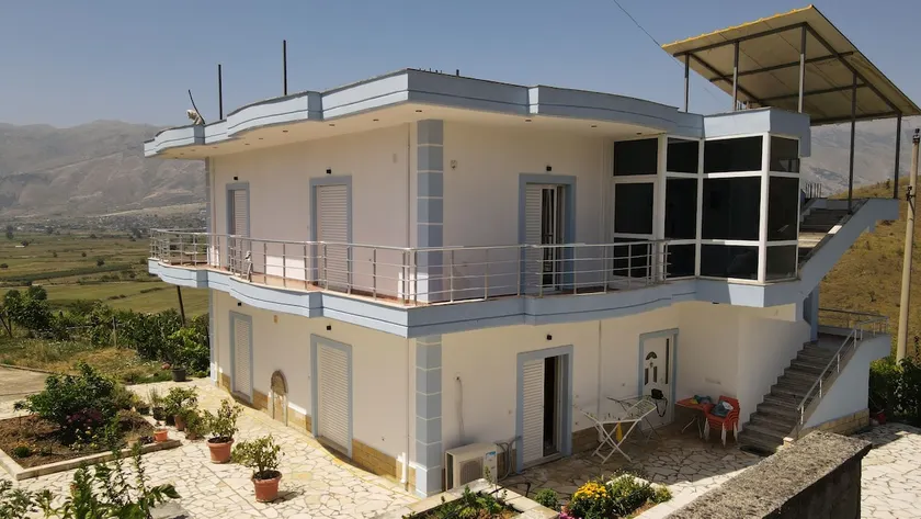 Vila Antigonea - Image 1