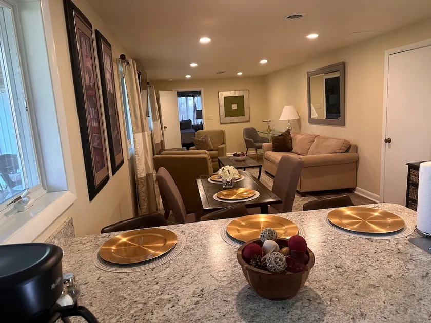 Private Apartment in Peaceful Neighborhood - Image 1