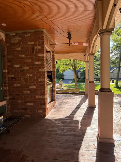 Vacation Suite~Hot Tub {Breakfast Included} - Image 1