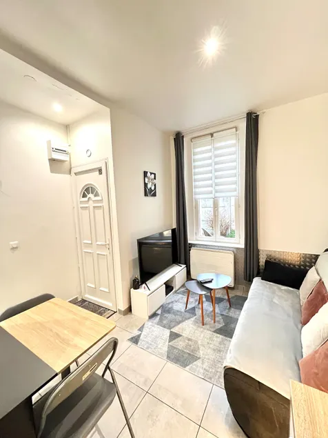 Quiet, Cozy & Central Airbnb - Image 1
