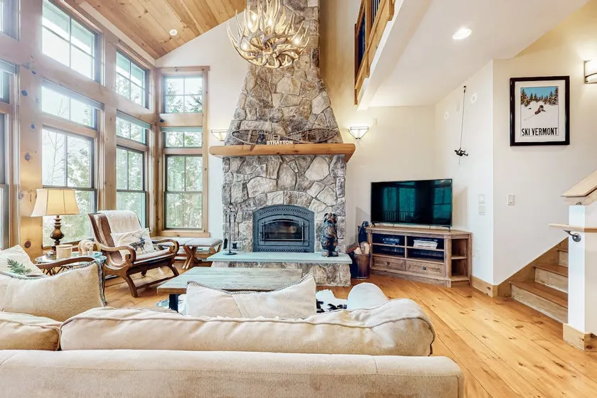 Stratton TreeTop 3BR with hot tub & fireplace - Image 1