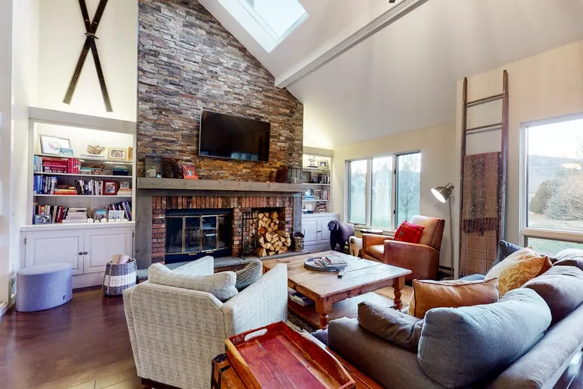 4BR Mountainview | Fireplace | Balcony | W/D - Image 1