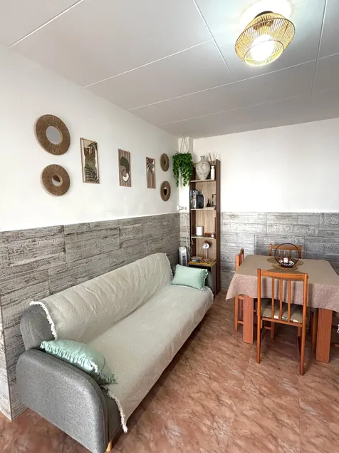 Rustic and bright house - Image 1