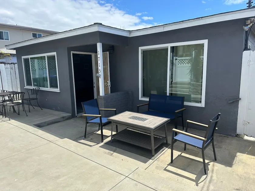 Cozy Beach Cottage in the Heart of Pacific Beach - Image 1