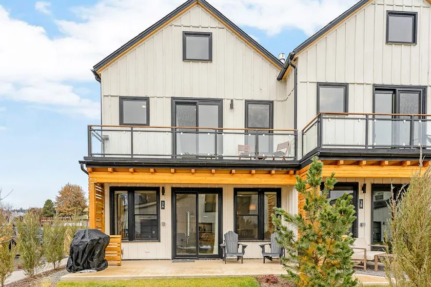 Modern 3BR Lakeview - Pool - Dock - Fireplace - Image 1