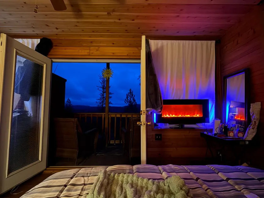 Peaceful private getaway with a view! Spa access! - Image 1
