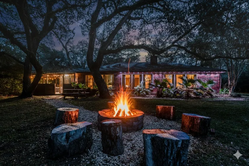 Brazos River Retreat: Fishing, Hot Tub, Sleeps 9 - Image 1
