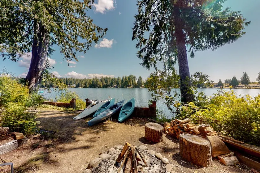 Fantastic 2BR Lakefront - Dock - Fireplace - Image 1