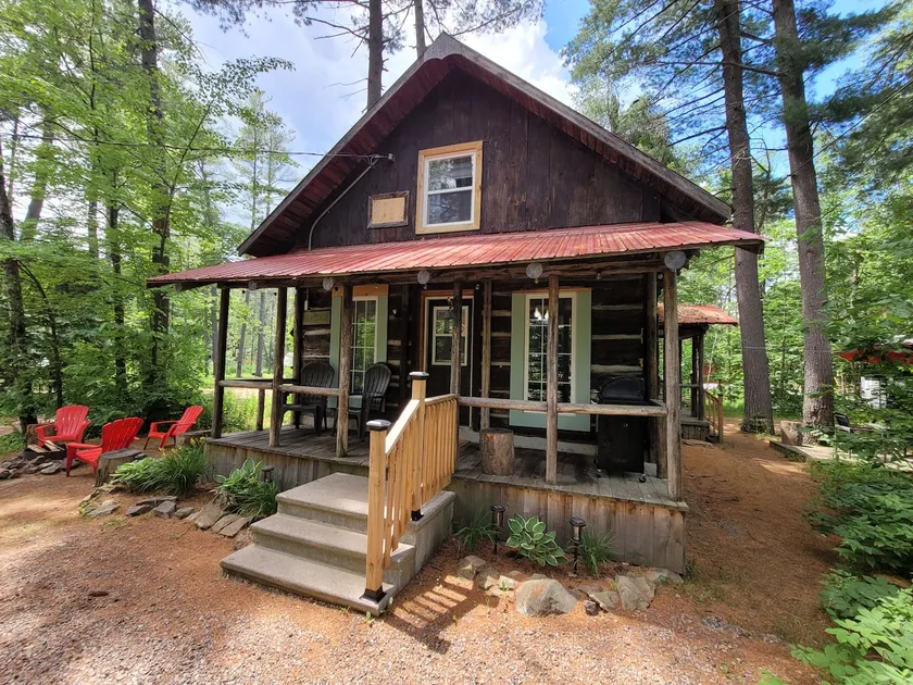 1876 - Heritage Cabin at Pine Ridge Park - Image 1