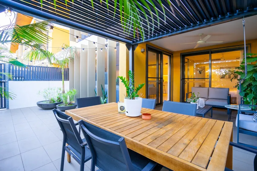 Zen Seaside 1BR Waterfront Apt - Image 1