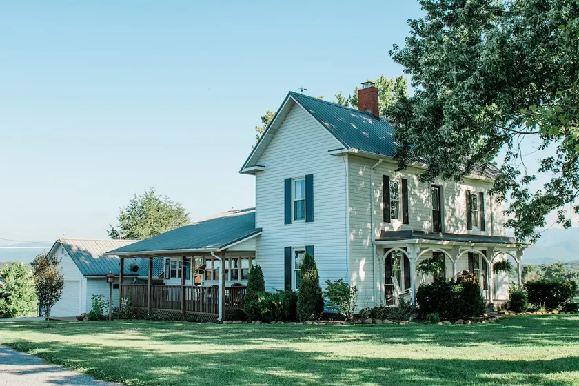 Hannah’s Farmhouse - Image 1