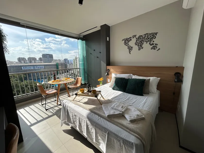10 - Luxury apartment in front of Allianz Park - Image 1