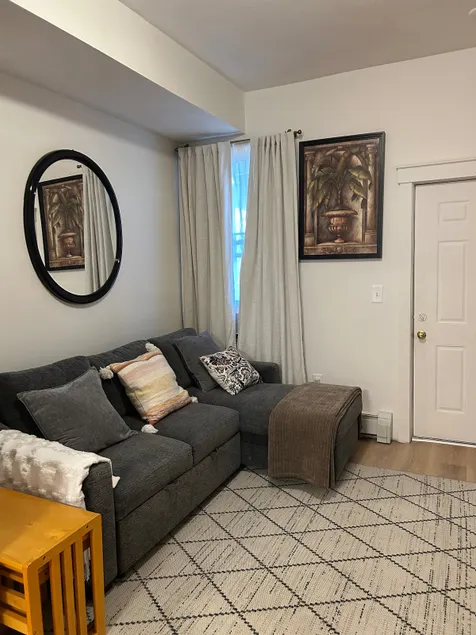 Entire Comfortable Apartment - Image 1