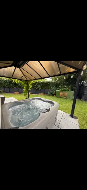 The Bainden, with Private Hot Tub All Year Round - Image 1