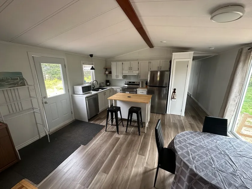 The Maritime Hub - Secluded 3BR MiniHome - Image 1