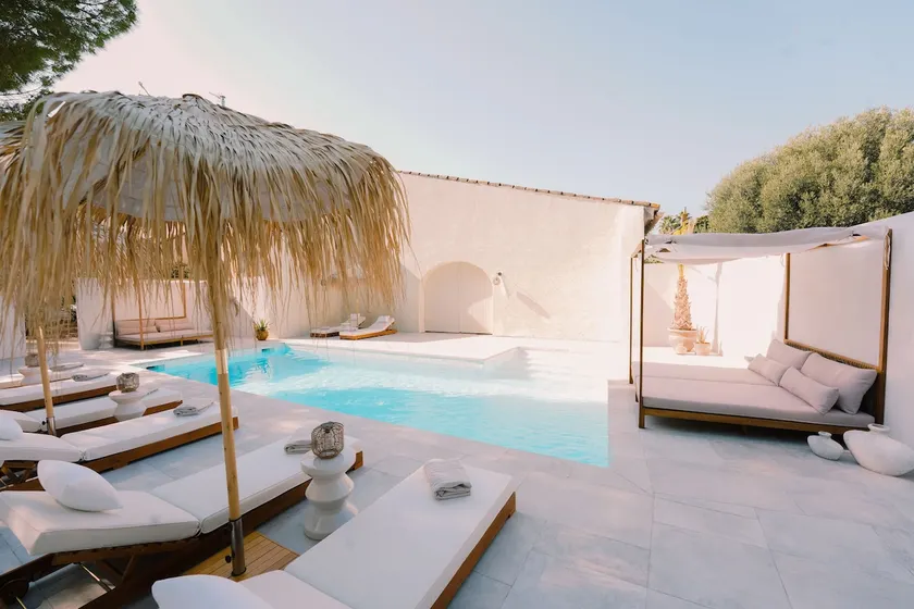 4* ground floor apartment with pool near beach - Image 1