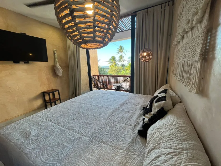 Villa with pool 50 meters from the sea - Image 1