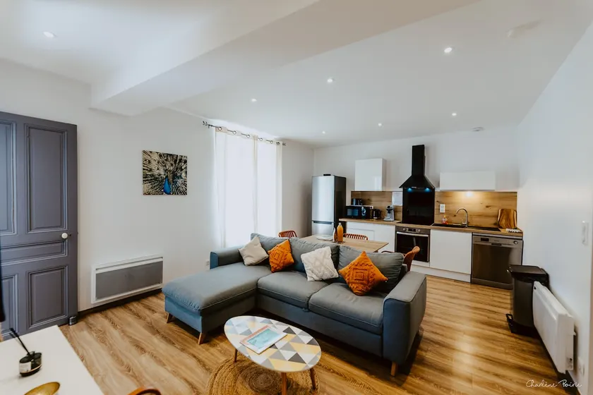 Cozy apartment facing the thermal baths, WIFI-Parking - Image 1