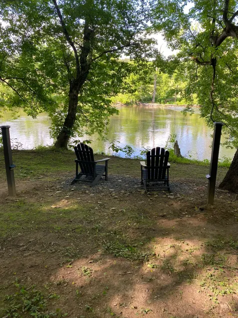 Rivah Retreat, HotTub~Firepit-Fishing-Deck-Private - Image 1