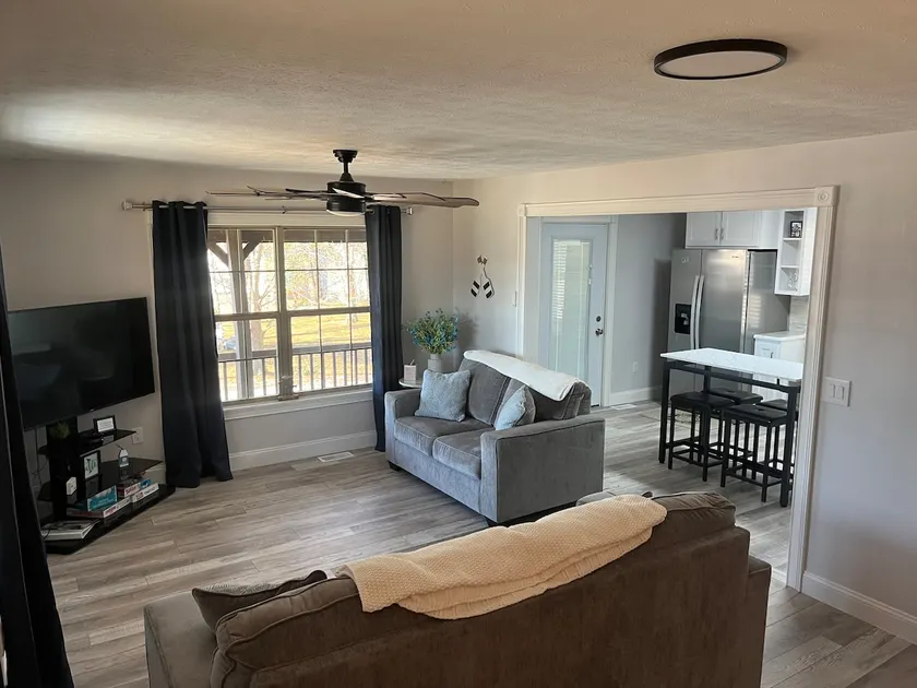 The Cozy Sunset Cottage with a Hot Tub - Image 1