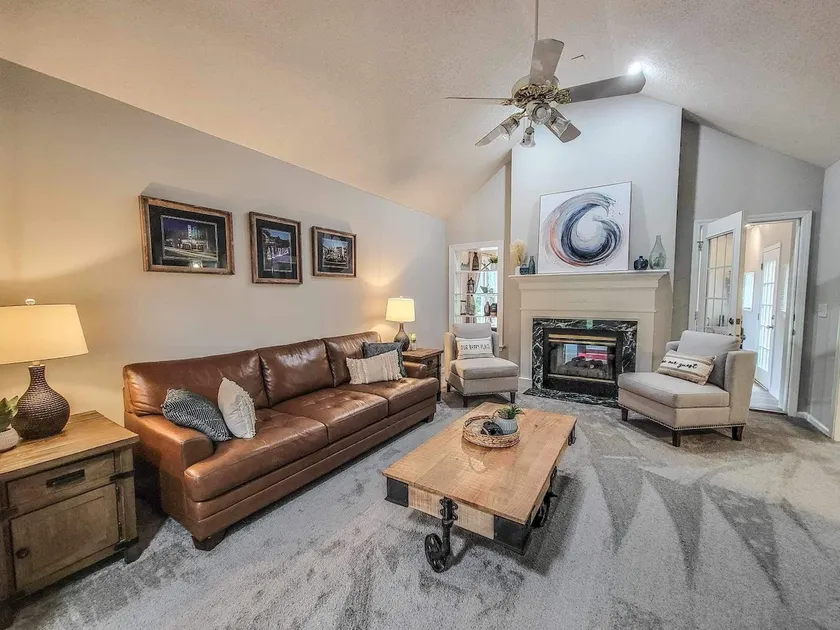 Stylish 3Bd near DT Pet OK EZ access to I85 - Image 1