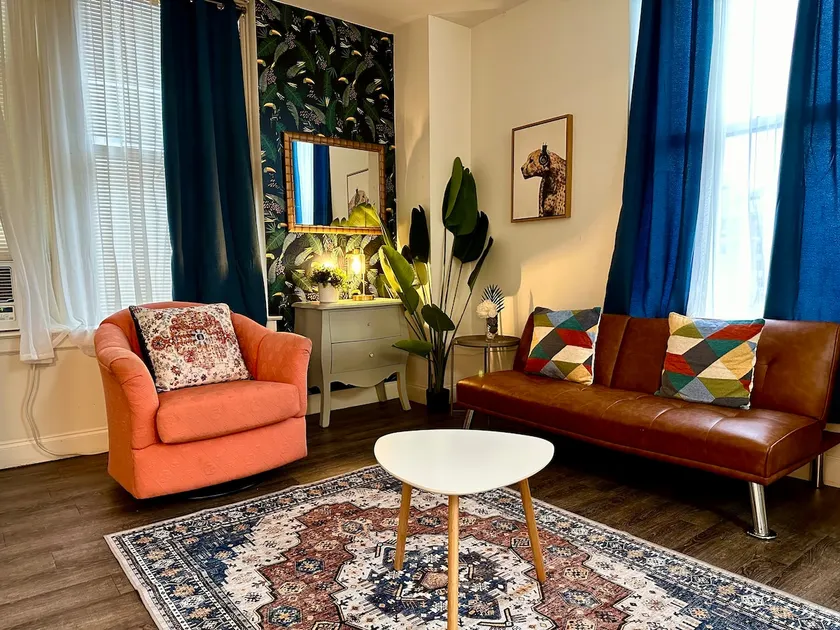 Downtown Living Beale - 1BR Apt w/Flexible Rates - Image 1