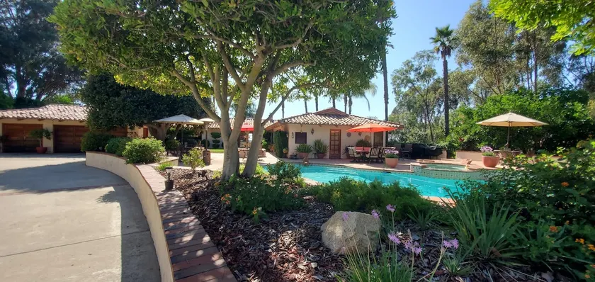Romantic Casita on Spanish Estate, freeway close - Image 1