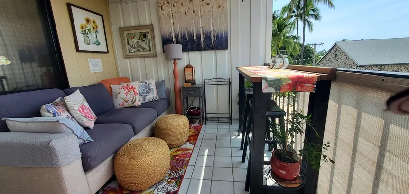Kona Rose's Hideaway in Kona Plaza #318 at the center of Kailua-Kona Town - Image 1