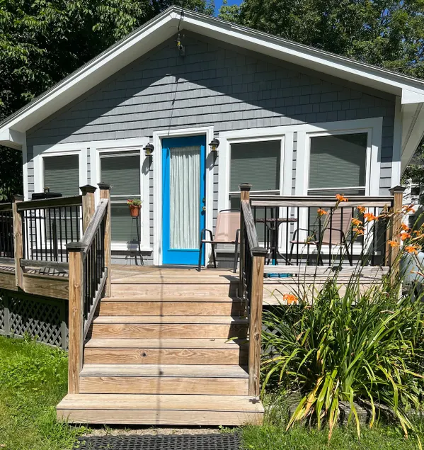 Catch the Wind Couple’s Cottage - Image 1