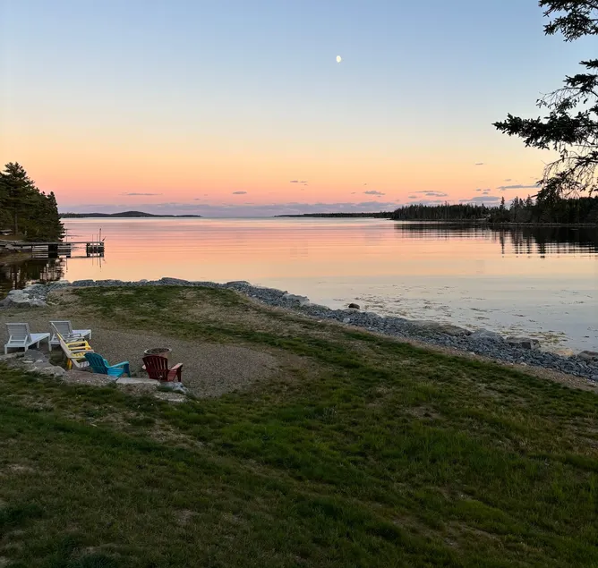 Pleasant Harbour Oceanfront Hot tub- Sauna- Kayaks - Image 1