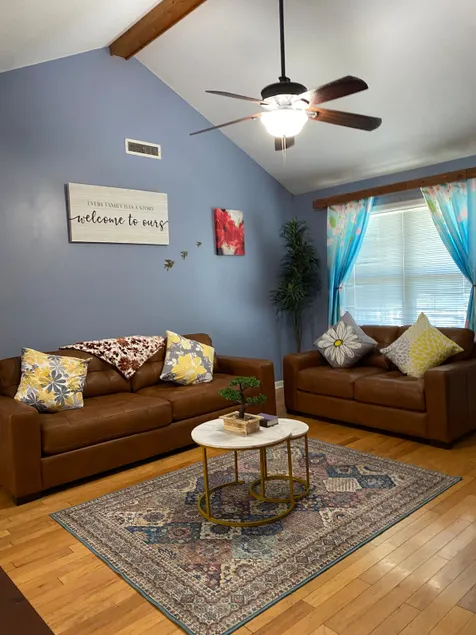 Cozy HOME with FIRE Pit - Image 1