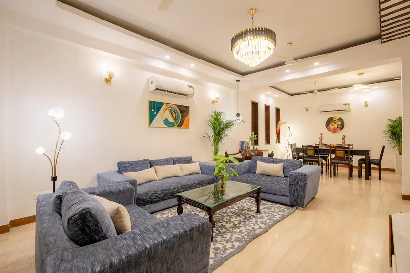 Ultra Luxury 3BHK Service Apartment, South Ex 2 - Image 1