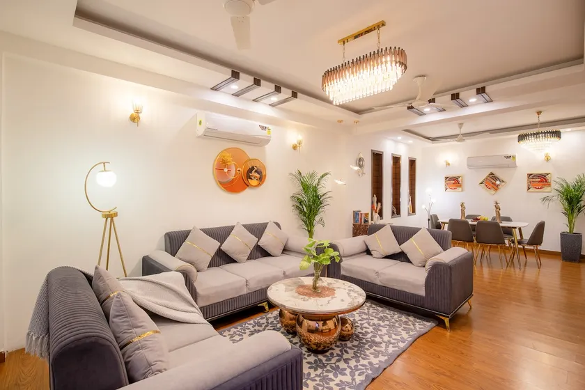 Urban Retreat with Stylish 3BHK Hideaway in Delhi - Image 1